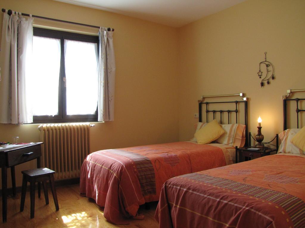 Hostal Rural Huartearena Iza Exterior foto
